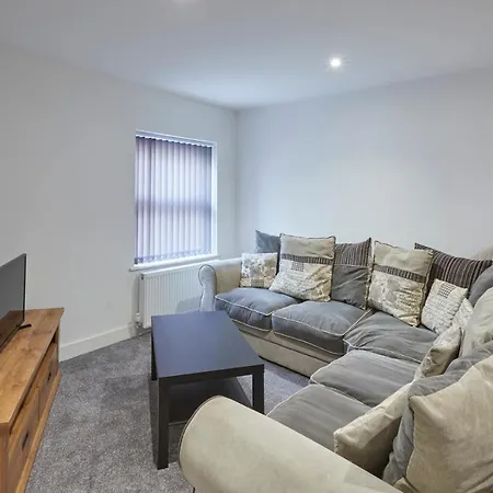 Host & - Apartment