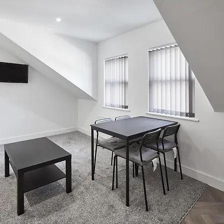 Apartment Host & - Loftus